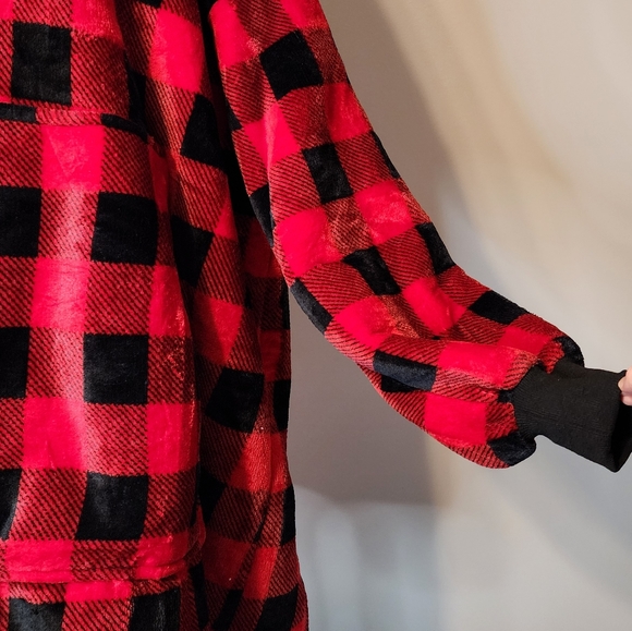 Blanket Hoodie - Picture 3 of 8